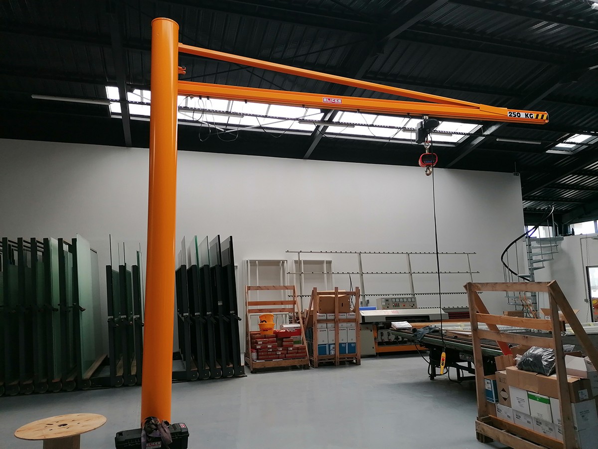 Potence sur fût palan à chaîne électrique