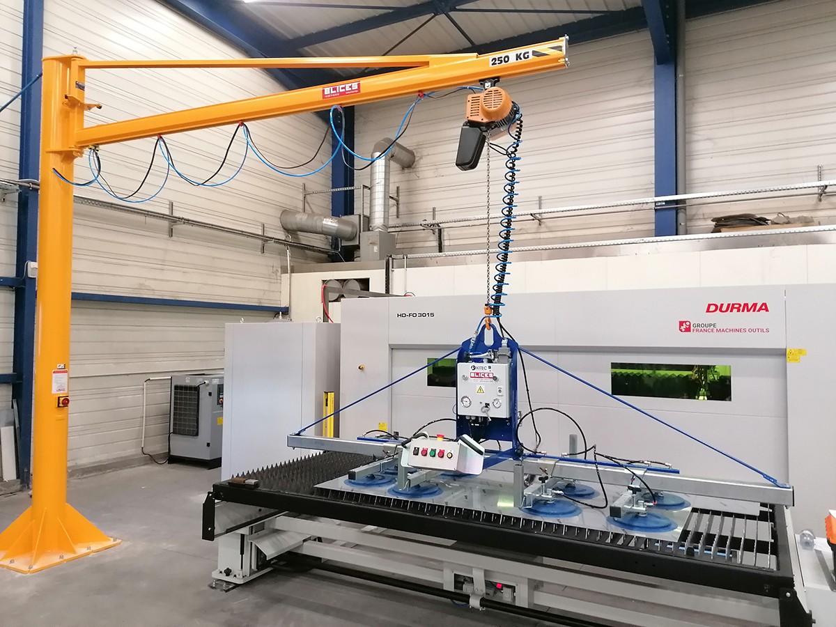 Potence sur fût palan électrique à chaîne palonnier à ventouse axitec